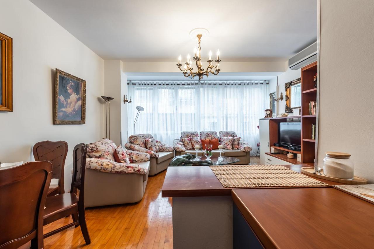 Apartament Vintage And Warm 2br In Tirana