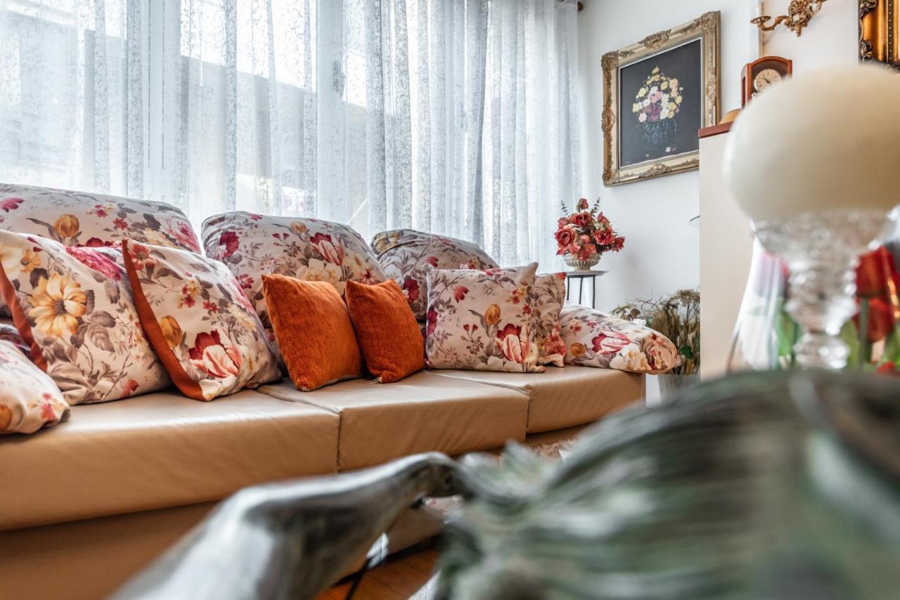 Vintage And Warm 2br In Apartament
