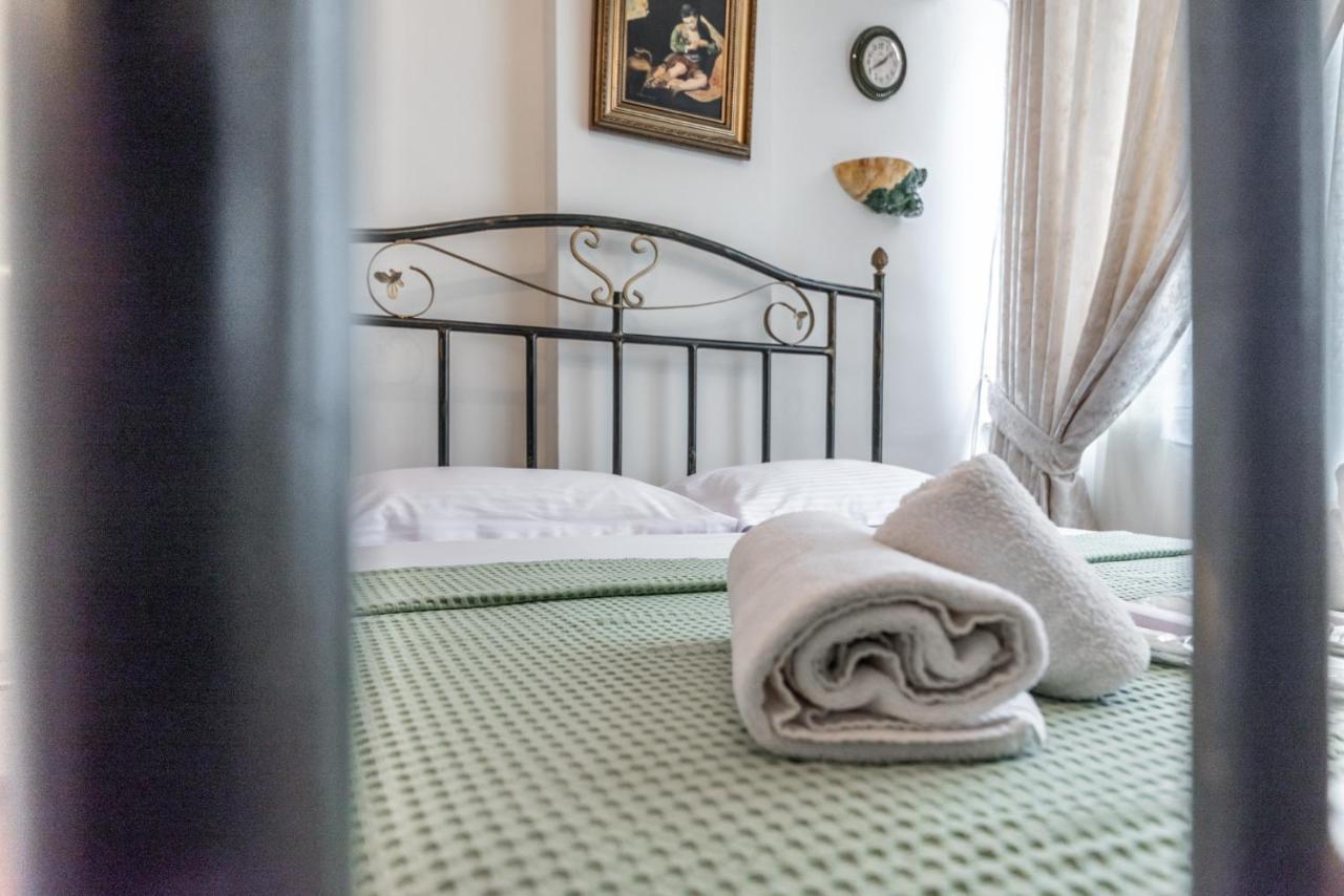 Vintage And Warm 2br In *