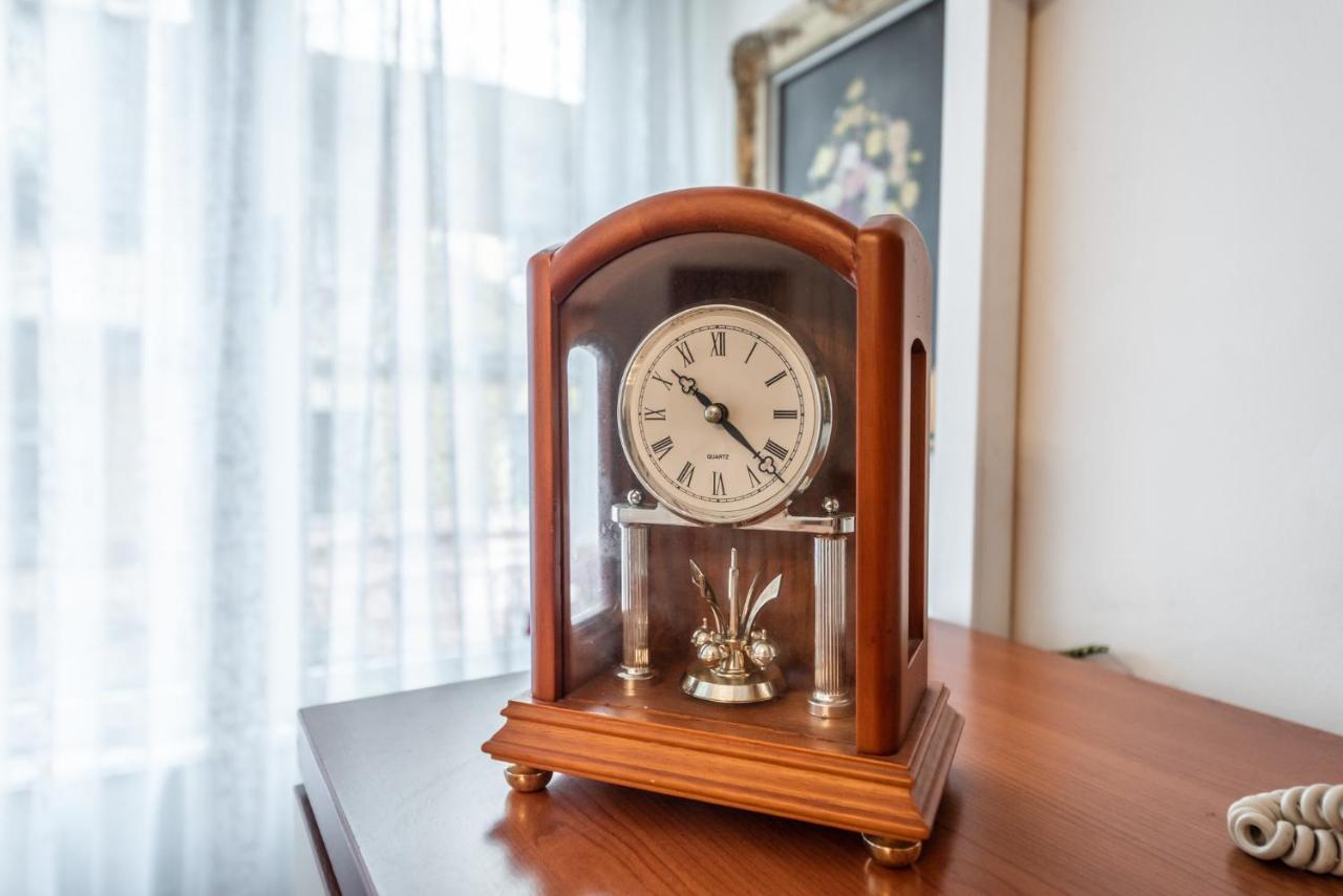 Vintage And Warm 2br In * Tirana