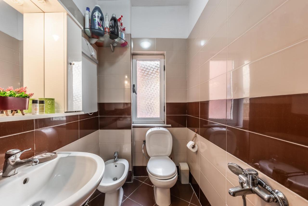 Apartament Vintage And Warm 2br In Tirana